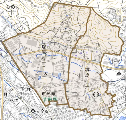 塚原とその周辺の地図。町の範囲を重ねている