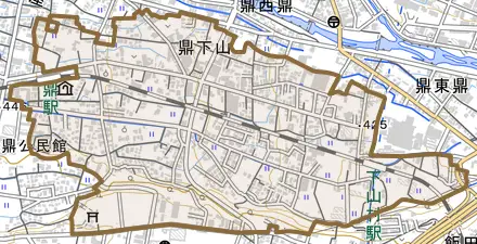 鼎下山とその周辺の地図。町の範囲を重ねている