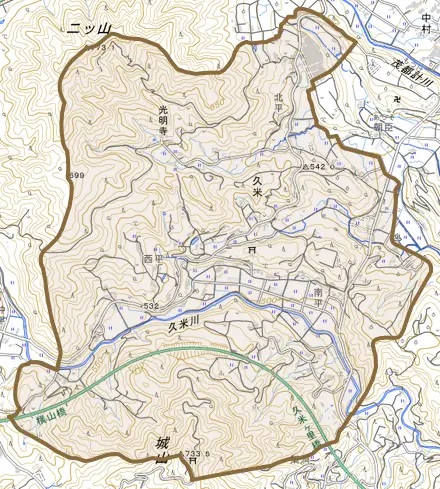 久米とその周辺の地図。町の範囲を重ねている
