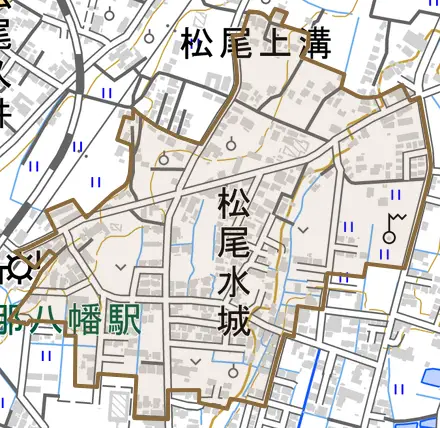 松尾水城とその周辺の地図。町の範囲を重ねている