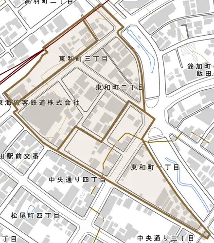 東和町とその周辺の地図。町の範囲を重ねている