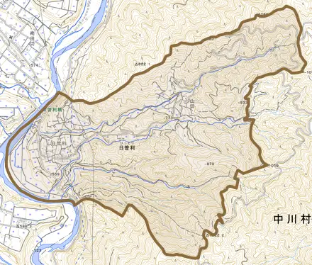 日曽利とその周辺の地図。町の範囲を重ねている