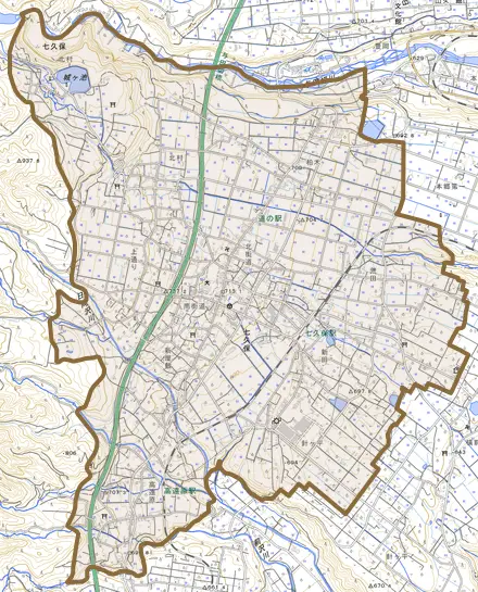 七久保とその周辺の地図。町の範囲を重ねている