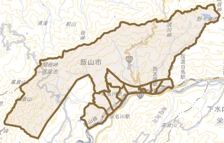 大字照岡とその周辺の地図。町の範囲を重ねている