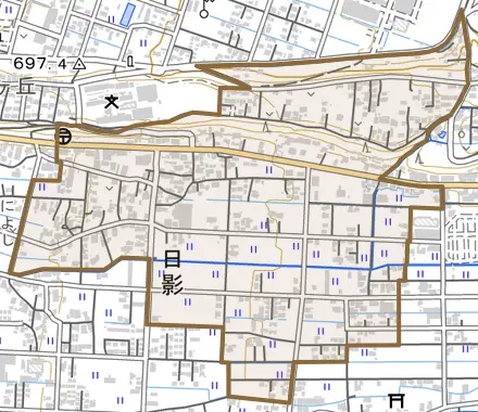 日影とその周辺の地図。町の範囲を重ねている