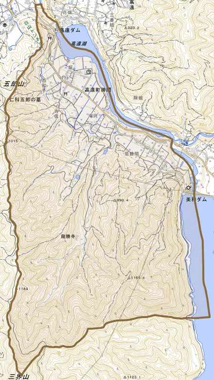 高遠町勝間とその周辺の地図。町の範囲を重ねている