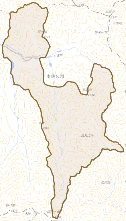 大字秋山とその周辺の地図。町の範囲を重ねている