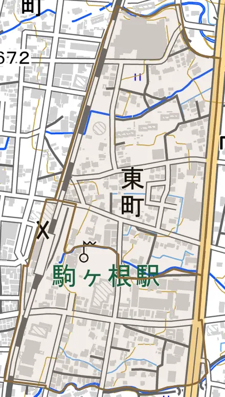 東町とその周辺の地図。町の範囲を重ねている