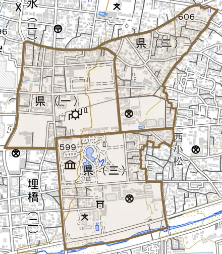 県とその周辺の地図。町の範囲を重ねている