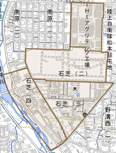 石芝とその周辺の地図。町の範囲を重ねている
