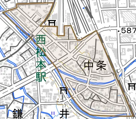 中条とその周辺の地図。町の範囲を重ねている