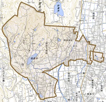 大字岡田下岡田とその周辺の地図。町の範囲を重ねている