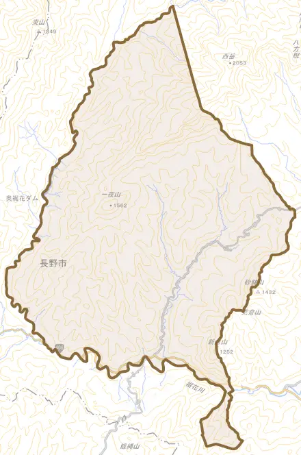 鬼無里とその周辺の地図。町の範囲を重ねている