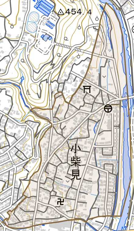 大字小柴見とその周辺の地図。町の範囲を重ねている