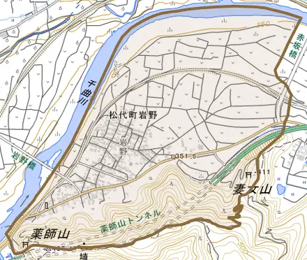 松代町岩野とその周辺の地図。町の範囲を重ねている