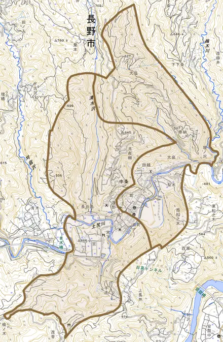 中条とその周辺の地図。町の範囲を重ねている