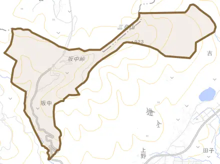 坂中とその周辺の地図。町の範囲を重ねている