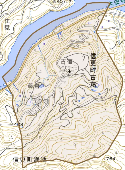 信更町古藤とその周辺の地図。町の範囲を重ねている