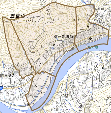 信州新町新町とその周辺の地図。町の範囲を重ねている