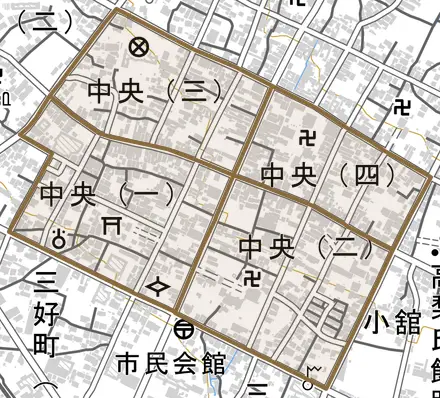 中央とその周辺の地図。町の範囲を重ねている