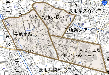 長地小萩とその周辺の地図。町の範囲を重ねている