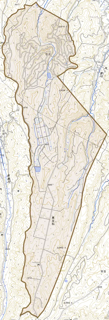 東立科とその周辺の地図。町の範囲を重ねている