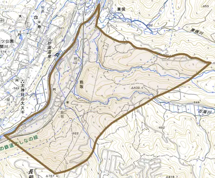 大字熊坂とその周辺の地図。町の範囲を重ねている