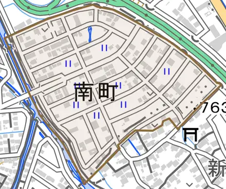 南町とその周辺の地図。町の範囲を重ねている