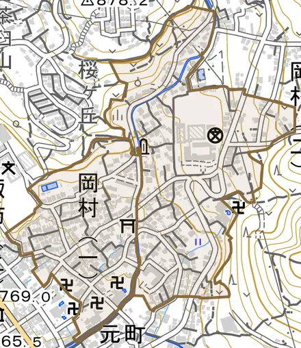 岡村とその周辺の地図。町の範囲を重ねている