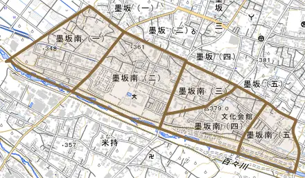 墨坂南とその周辺の地図。町の範囲を重ねている