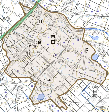 上市田とその周辺の地図。町の範囲を重ねている