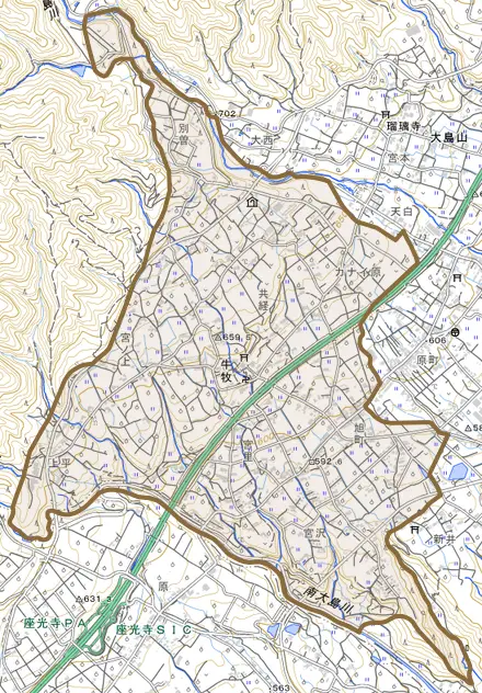 牛牧とその周辺の地図。町の範囲を重ねている