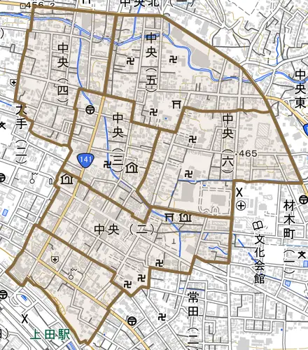 中央とその周辺の地図。町の範囲を重ねている
