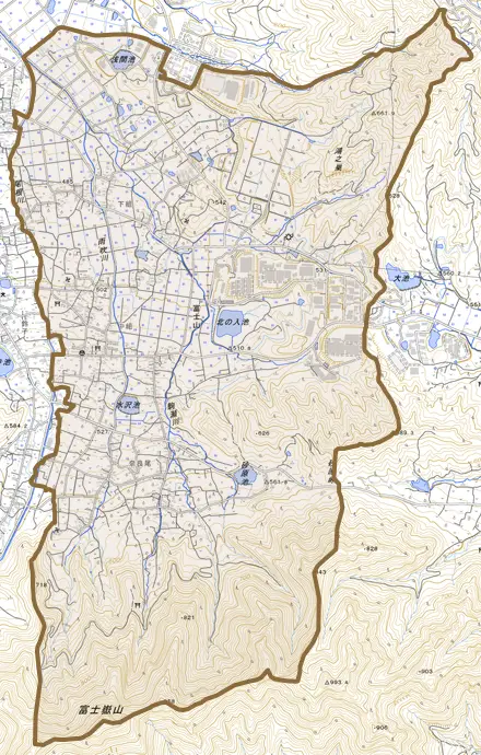 富士山とその周辺の地図。町の範囲を重ねている