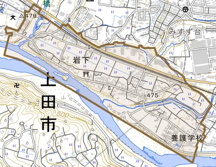 岩下とその周辺の地図。町の範囲を重ねている