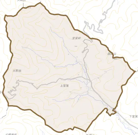 上室賀とその周辺の地図。町の範囲を重ねている