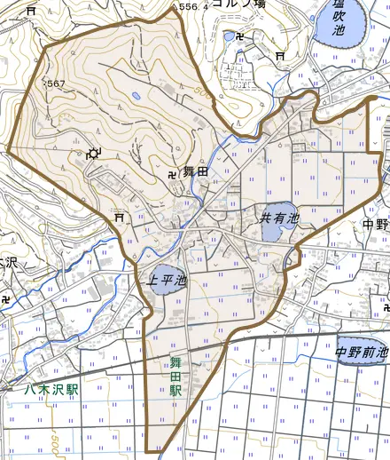 舞田とその周辺の地図。町の範囲を重ねている