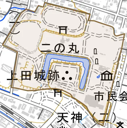 二の丸とその周辺の地図。町の範囲を重ねている