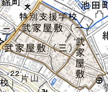 武家屋敷とその周辺の地図。町の範囲を重ねている