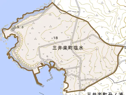 三井楽町塩水とその周辺の地図。町の範囲を重ねている