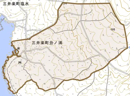 三井楽町丑ノ浦とその周辺の地図。町の範囲を重ねている