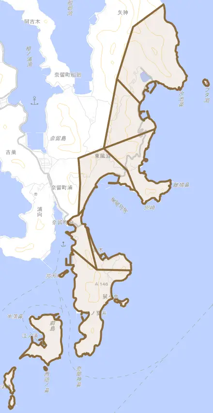 奈留町泊とその周辺の地図。町の範囲を重ねている