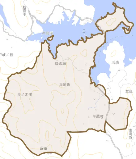 奥浦町とその周辺の地図。町の範囲を重ねている