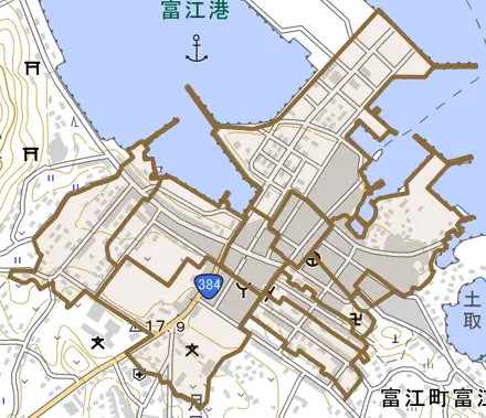 富江町富江とその周辺の地図。町の範囲を重ねている