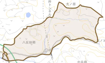 八反田郷とその周辺の地図。町の範囲を重ねている
