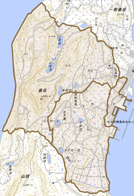 生月町里免とその周辺の地図。町の範囲を重ねている