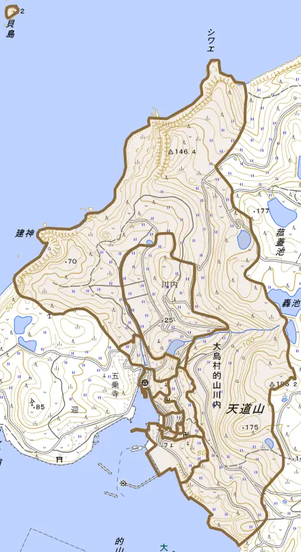 大島村的山川内とその周辺の地図。町の範囲を重ねている