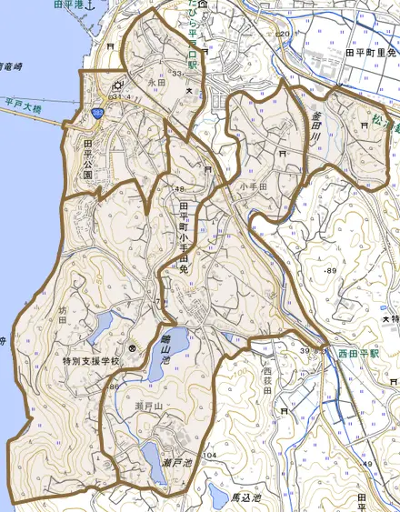 田平町小手田免とその周辺の地図。町の範囲を重ねている