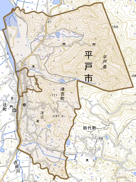 津吉町とその周辺の地図。町の範囲を重ねている