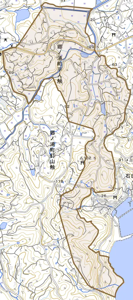 郷ノ浦町平人触とその周辺の地図。町の範囲を重ねている